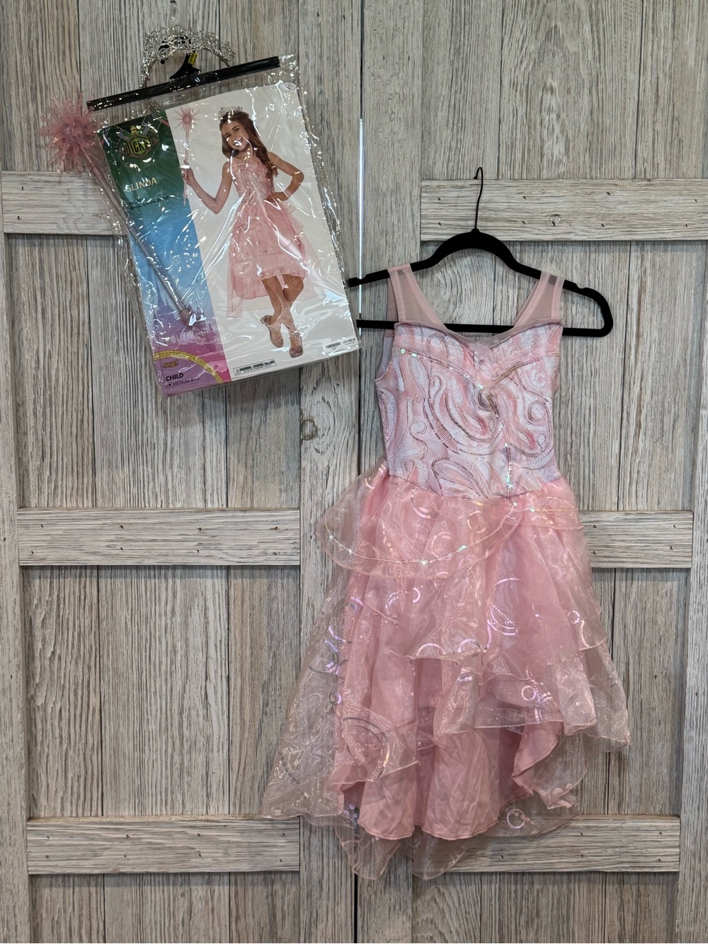 Spirit Wicked Glinda Costume w/Wand & Tiara.  Sz M 8-10 Girls